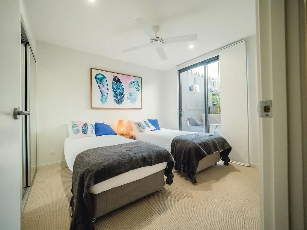 Brisbane Central - Springwood Street Mount Gravatt Underwood 0*,